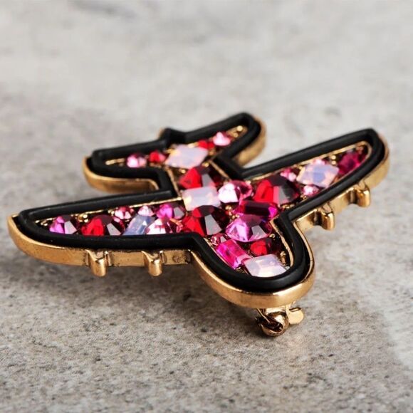 VQ Airplane Brooch - Picture 3 of 6